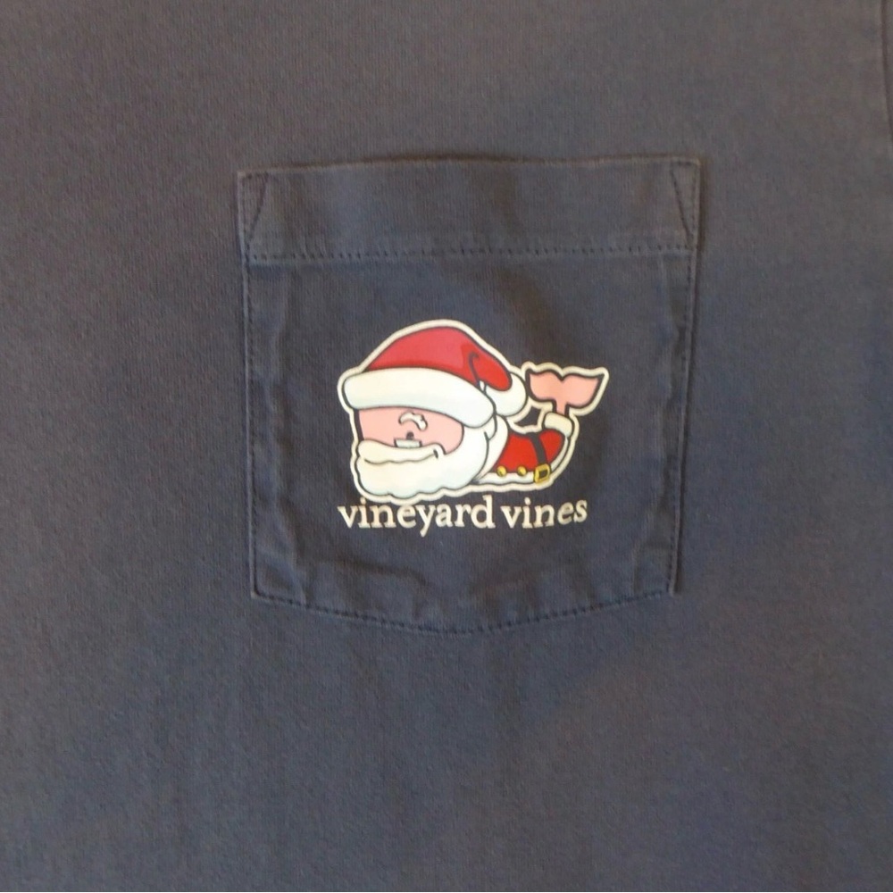 Vineyard Vines Shirt Mens Size M Blue Pocket Tee Santa Whale Christmas Graphic - Picture 4 of 10